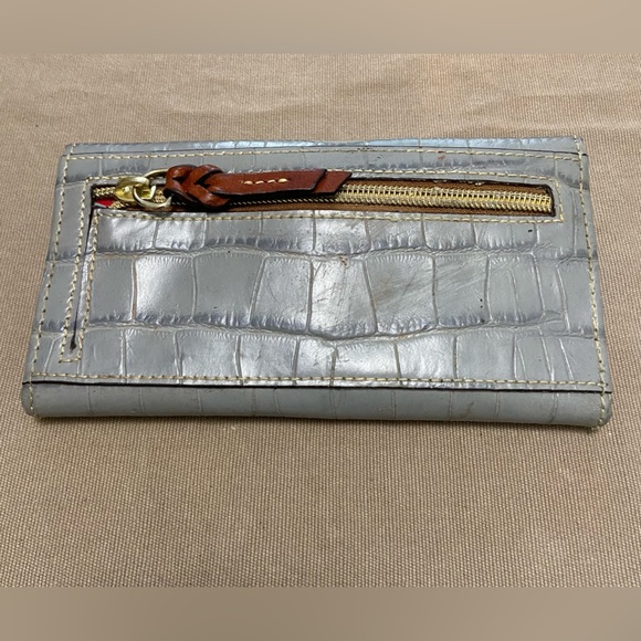 NWT Dooney & Bourke Croc- Embossed Leather Light Grey Wallet Gold Tone Hardware - Picture 2 of 15